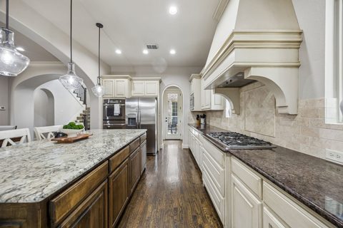 580 Butchart Drive, photo 6