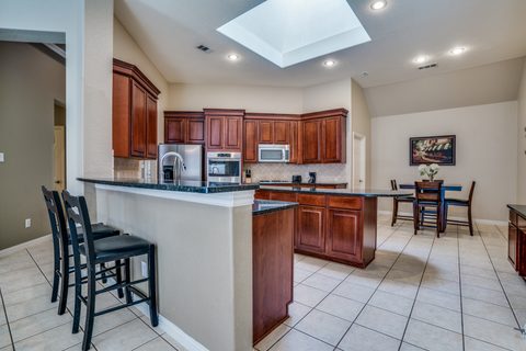 4-bedroom furnished home in Frisco, photo 13
