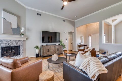 1608 Brighton Drive, photo 2