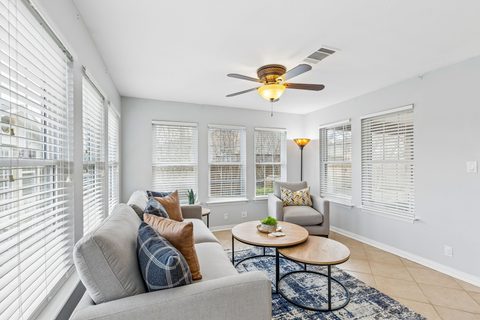 4425 Maple Shade Avenue, photo 4