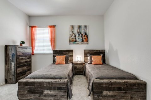 2905 Oak Tree Drive, photo 21