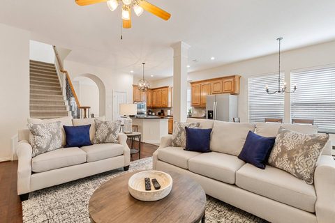 409 Rosemont Ln, photo 3