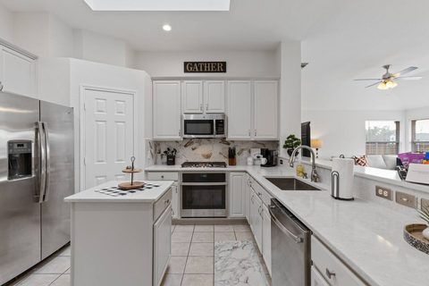 2866 Hilldale Dr, photo 6