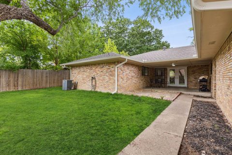 309 Forest Grove Drive, photo 26