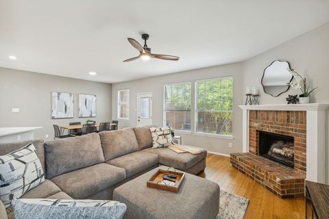 1053 Woodhaven Circle, photo 3