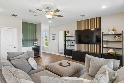 709 Creekwater Lane, photo 4