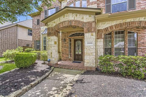 20686 Lavone Dr, photo 3