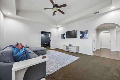 580 Butchart Drive, photo 29