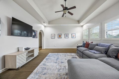 580 Butchart Drive, photo 30