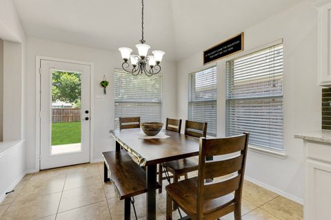 1557 Charleston Drive, photo 9