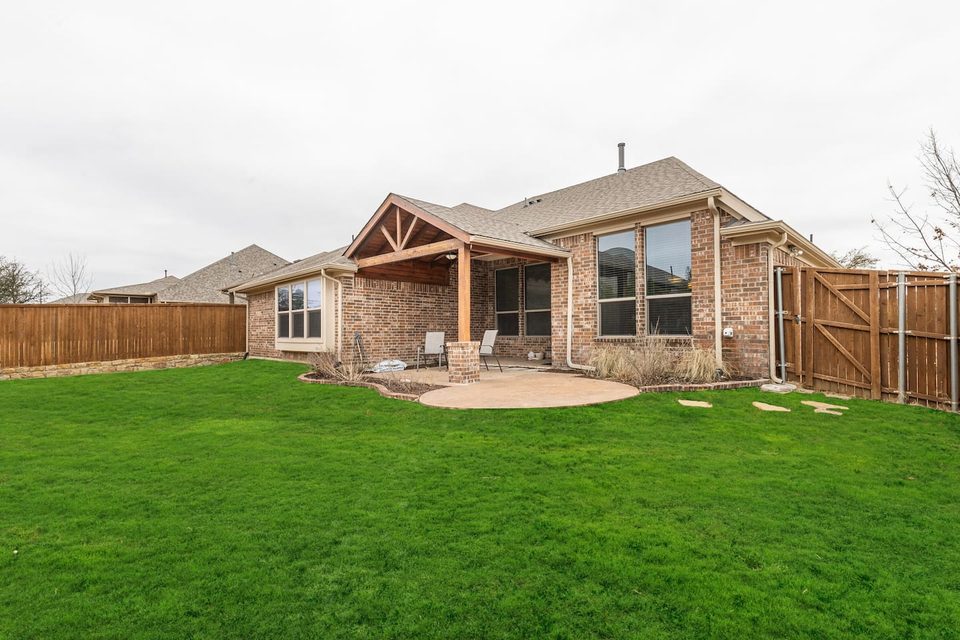 1100 Newchester Drive, photo 1